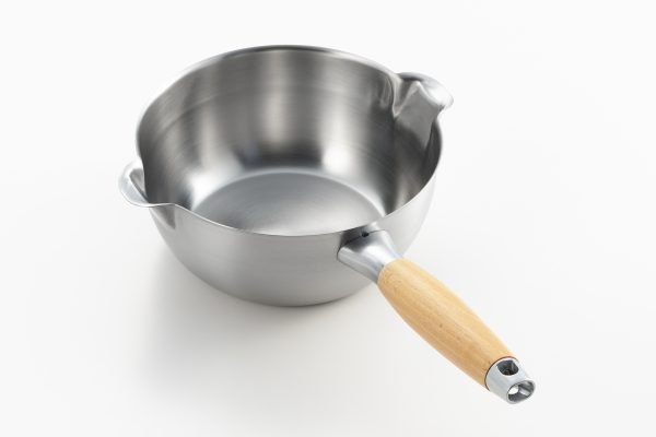 Yoshikawa - Aikata Double Spouted Stainless Steel Sauce Pan,Wooden Handle , 18 CM / 1.7 Litre capacity , Compatible with all types of hobs , made in Japan