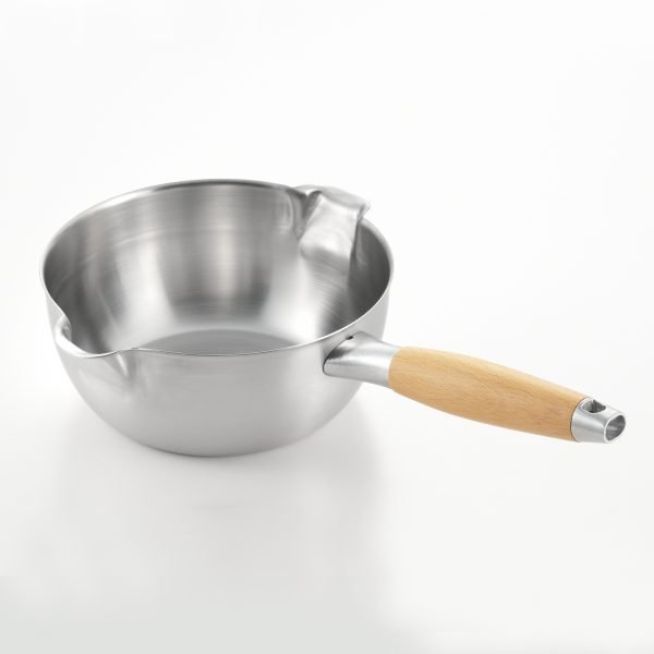 Yoshikawa - Aikata Double Spouted Stainless Steel Sauce Pan,Wooden Handle , 18 CM / 1.7 Litre capacity , Compatible with all types of hobs , made in Japan - Image 3