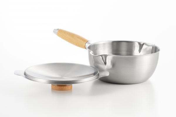 Yoshikawa - Aikata Double Spouted Stainless Steel Sauce Pan,Wooden Handle , 18 CM / 1.7 Litre capacity , Compatible with all types of hobs , made in Japan - Image 5