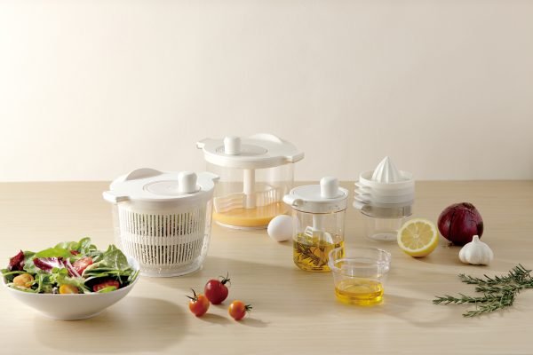 Liberalista by Risu Japan- Salad spinner and mixer, White , 2 in 1 function, made in Japan - Image 3